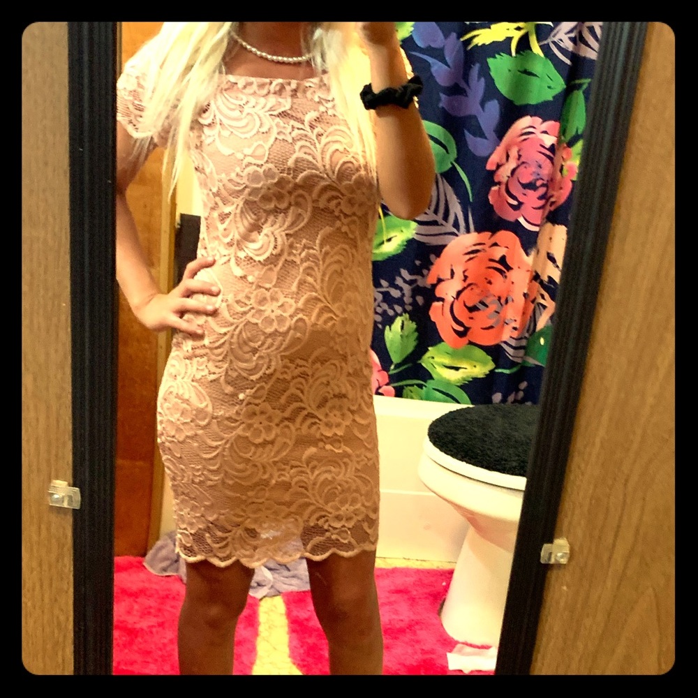 Light pink off the shoulder dress, short